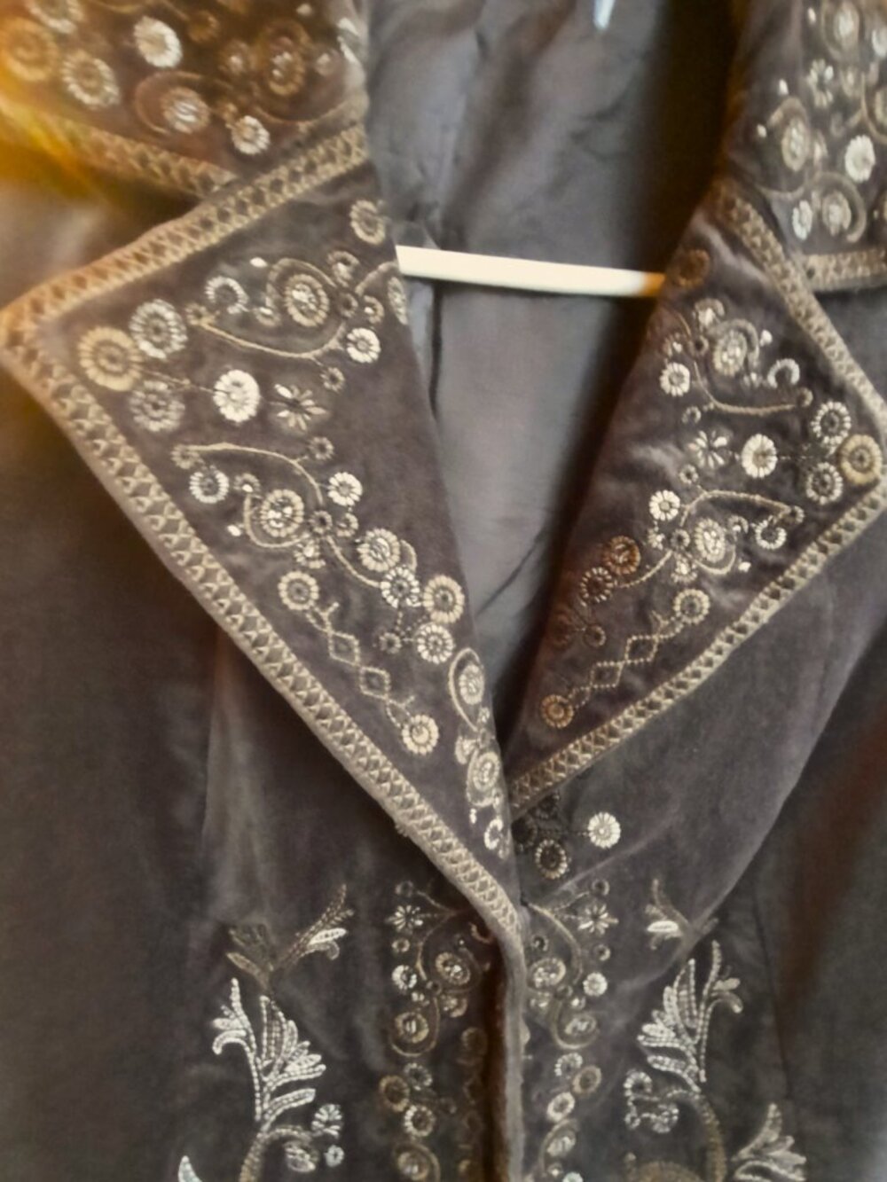 100% cotton embroidered velvet jacket/blazer - Picture 3 of 8